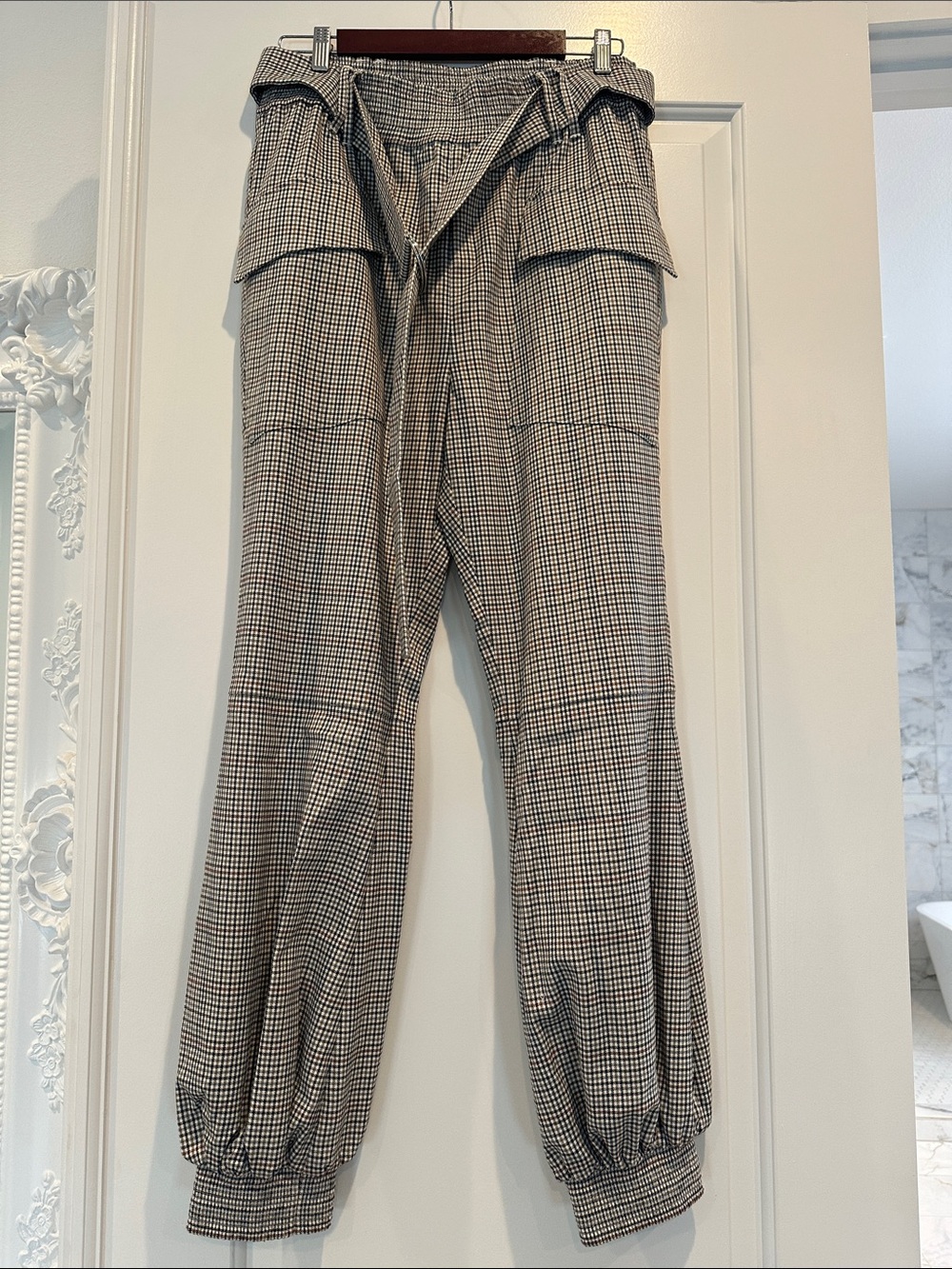 BCBGMaxAzria Black and White Houndstooth Cargo Jogger Pants